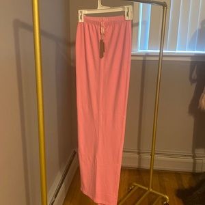 Skims OUTDOOR LONG SKIRT | BUBBLE GUM × 1
BUBBLE GUM / XS